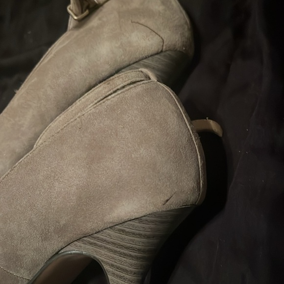 Gray Suede Zara Platform Pumps, size 40 - Picture 3 of 6
